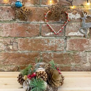 Fir Cone & Berry Botanical Tea Light Holder