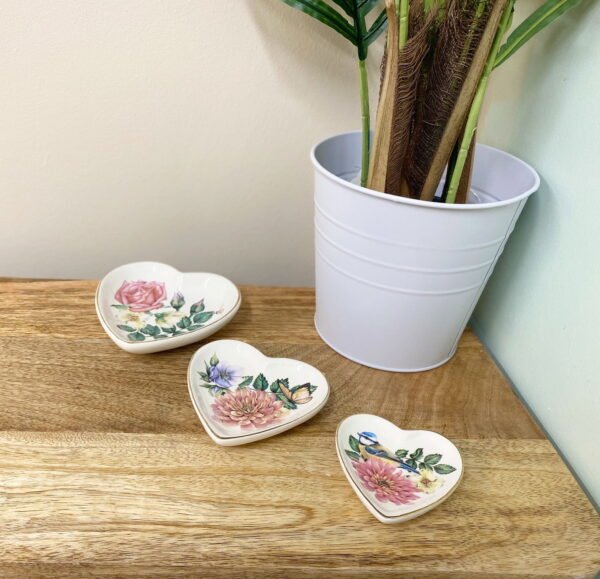 Set Of Three Heart Trinkets Dishes with Gold Edging - Image 4