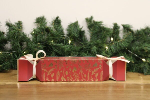 Cracker Gift-box with Winter Berry Candle-pots - Image 5