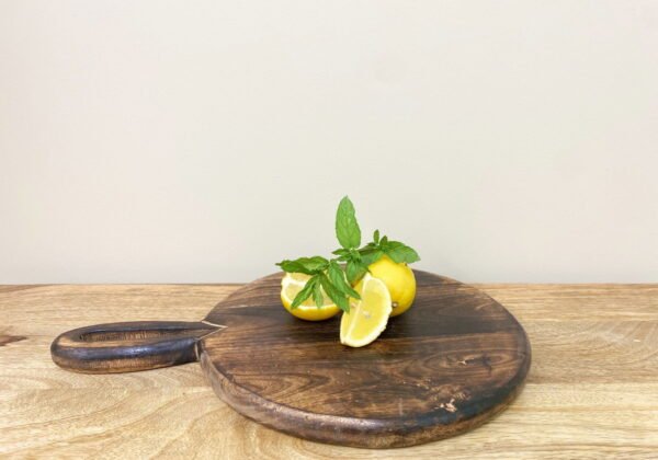 Circular Wooden Chopping Board With Carved Handle 39cm - Image 4